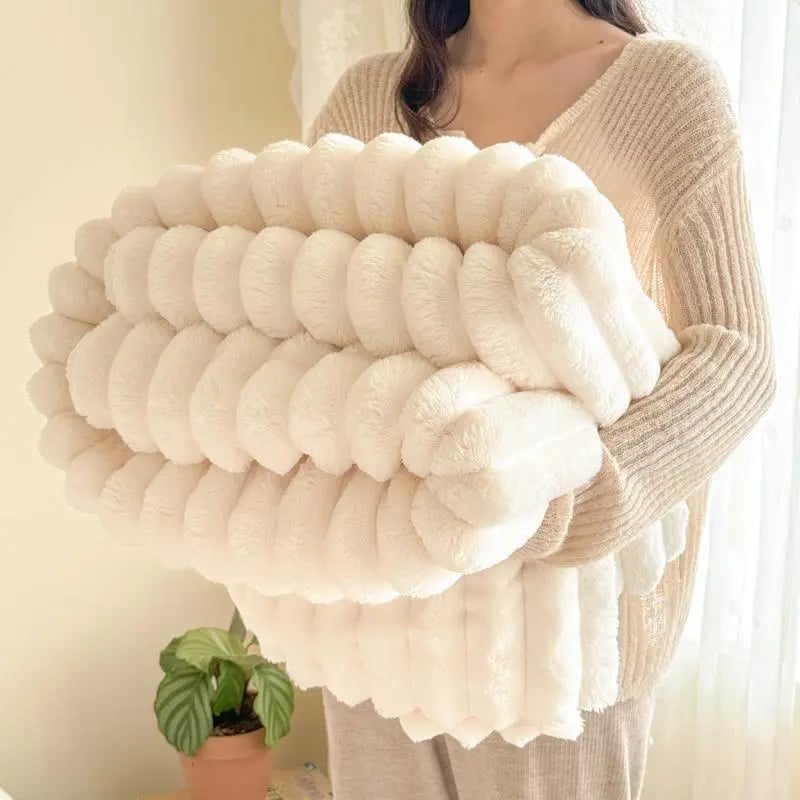 🥳2026 HOT SALE🥳💞50K+ SOLD! 🛏️☁️ LIMITED-TIME 50% OFF! Thickened Rabbit Plush & Milk Velvet Blanket – ultra-soft, warm & versatile. Perfect for home, office & travel! ✨💚