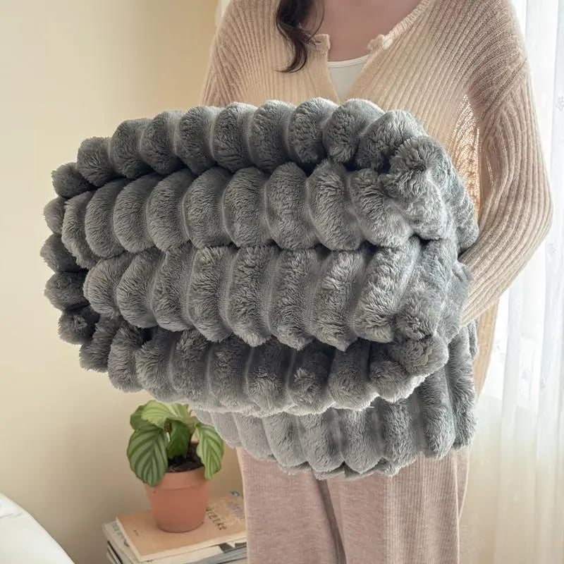 🥳2026 HOT SALE🥳💞50K+ SOLD! 🛏️☁️ LIMITED-TIME 50% OFF! Thickened Rabbit Plush & Milk Velvet Blanket – ultra-soft, warm & versatile. Perfect for home, office & travel! ✨💚