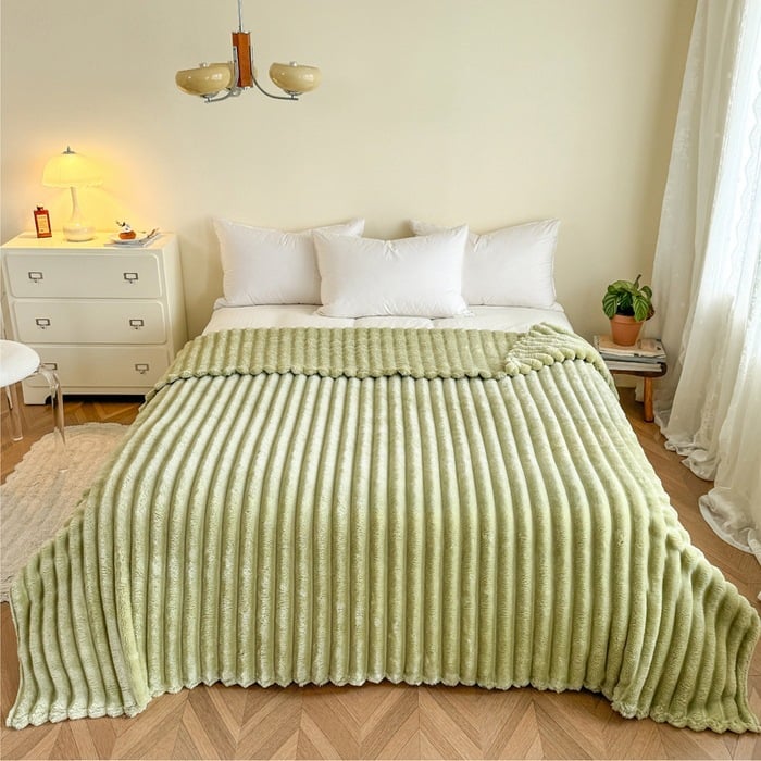 🥳2026 HOT SALE🥳💞50K+ SOLD! 🛏️☁️ LIMITED-TIME 50% OFF! Thickened Rabbit Plush & Milk Velvet Blanket – ultra-soft, warm & versatile. Perfect for home, office & travel! ✨💚