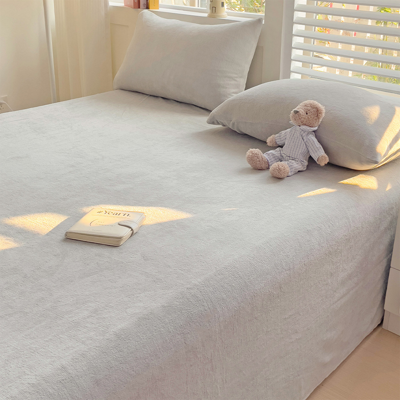 🥳2026 HOT SALE🥳💞50K+ SOLD! 🛏️❄️ 50% OFF! Cozy 3-Piece Bedding Set – instant warmth, anti-static & shed-resistant. 1 sheet + 2 pillowcases, machine washable for cosy winter nights! ✨💚
