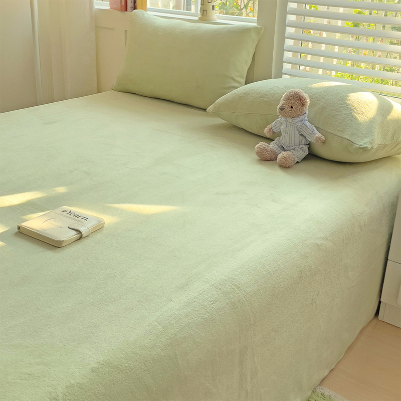 🥳2026 HOT SALE🥳💞50K+ SOLD! 🛏️❄️ 50% OFF! Cozy 3-Piece Bedding Set – instant warmth, anti-static & shed-resistant. 1 sheet + 2 pillowcases, machine washable for cosy winter nights! ✨💚