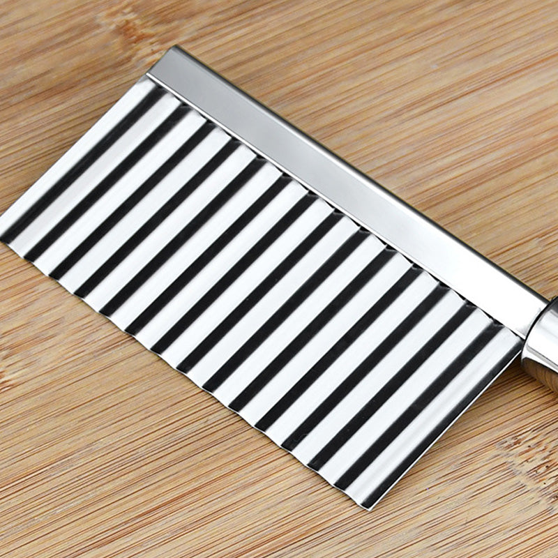 🥳2026 HOT SALE🥳💞50K+ SOLD! 🥔🔪 50% OFF! Stainless Steel Crinkle Cut Knife – effortlessly makes wavy fries & decorative veggie slices. Fun textures kids love & rust-resistant! 🛡️✅
