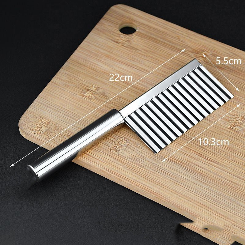 🥳2026 HOT SALE🥳💞50K+ SOLD! 🥔🔪 50% OFF! Stainless Steel Crinkle Cut Knife – effortlessly makes wavy fries & decorative veggie slices. Fun textures kids love & rust-resistant! 🛡️✅